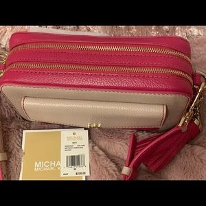 Micheal kors pink purse